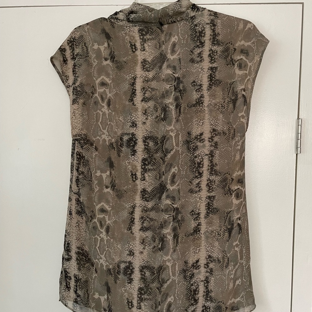 Beautiful print blouse 29 inch length